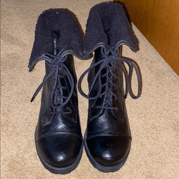 Boots - Picture 3 of 4